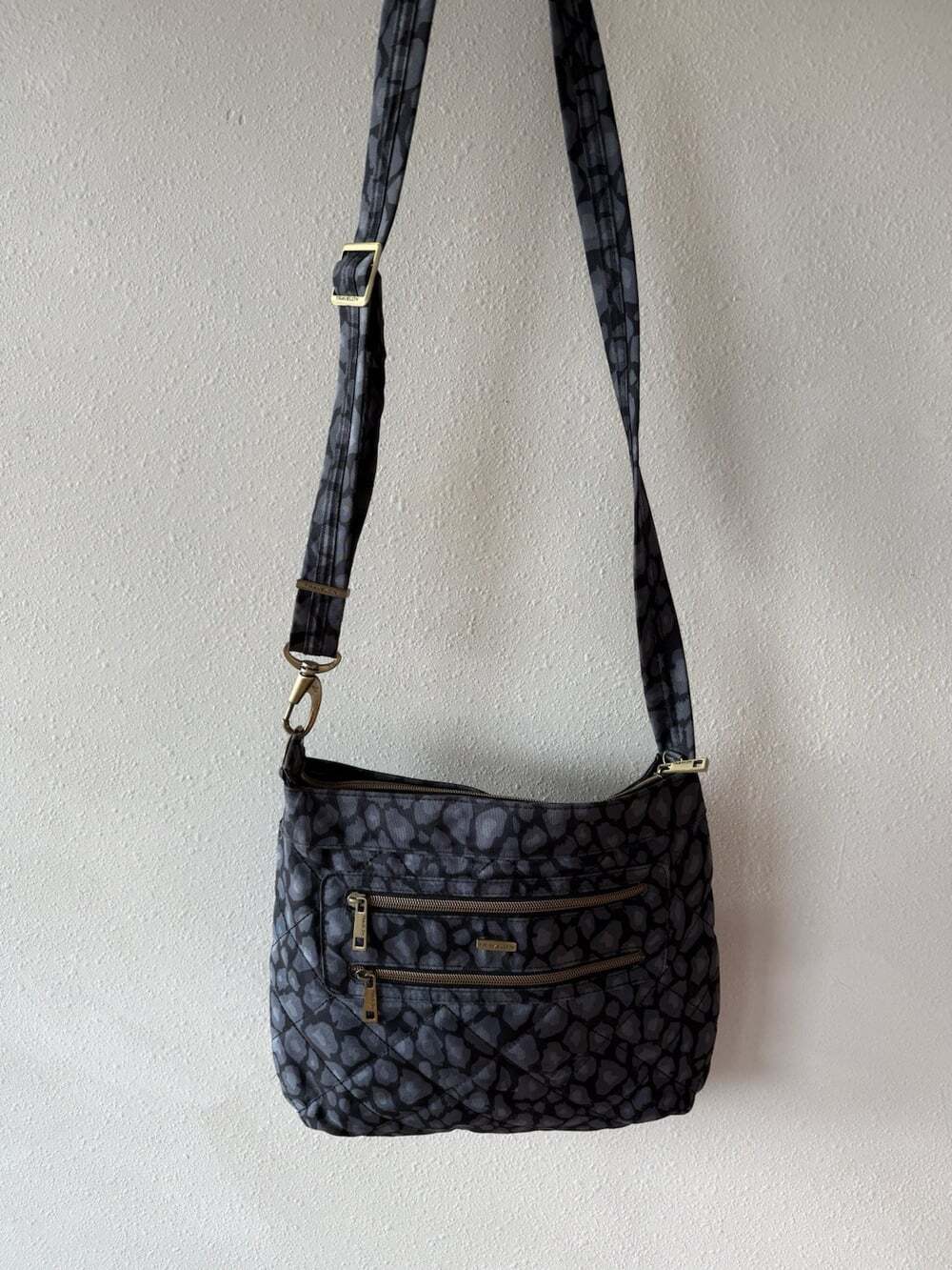 Travelon Heritage Anti-Theft Crossbody Bag Animal Print Gray RFID Purse Zipper